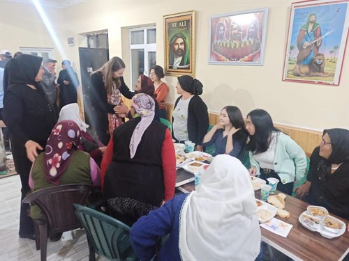 Sayın Kaymakamımız Fatma TURHAN KESER Serinkuyu Cemevinde vatandaşlarımızla birlikte iftar yemeğine katıldı(03.08.2022)